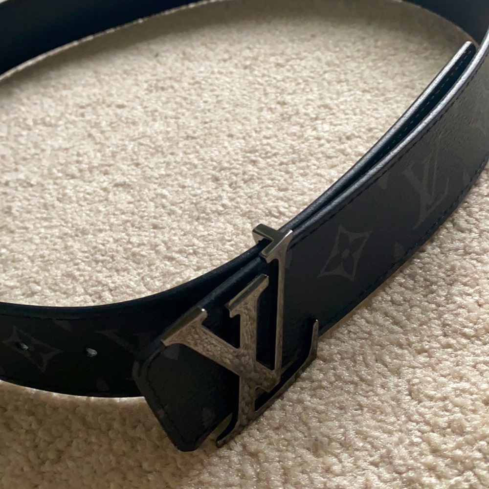 Men’s Louis Vuitton belt
